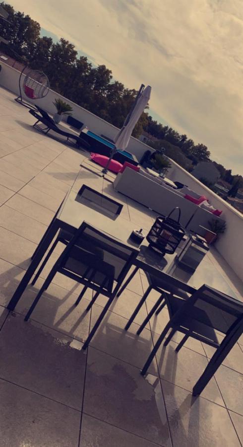 Appartement Rooftop Avec Piscine 아비뇽 외부 사진